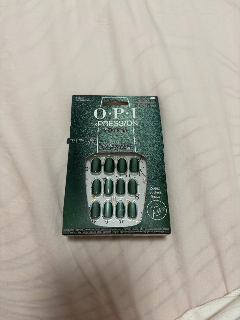 OPI Xpression Press-On Nails in Capricorn Green